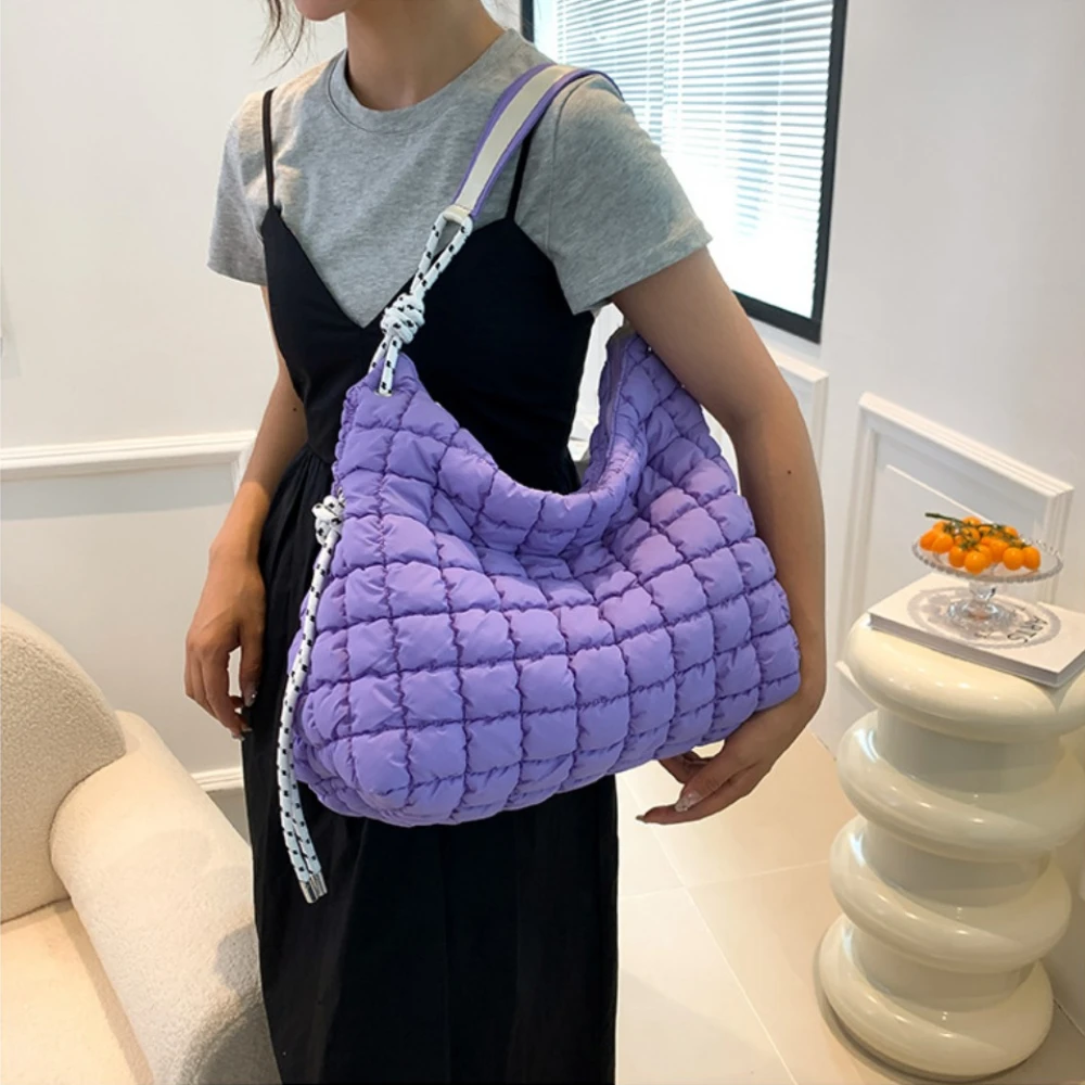 Wegańskie puchowe plisowane to – Luxury Bags That Are Vegan recenzja i cena