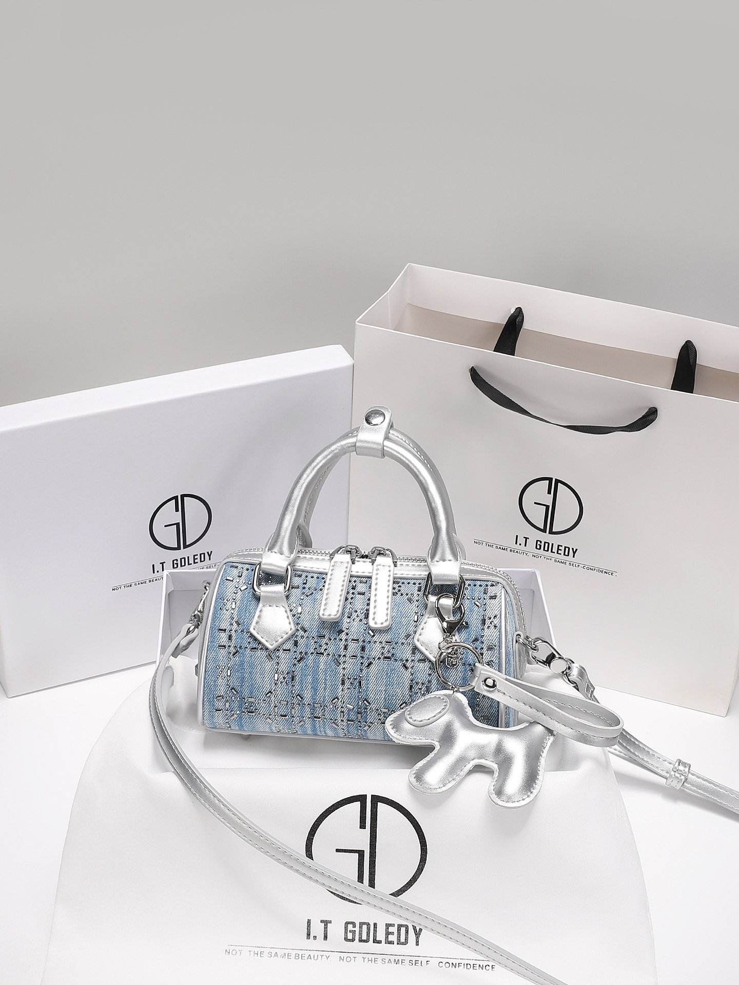 Luksusowa i klasyczna torebka  – Luxury Bags Denim recenzja i cena