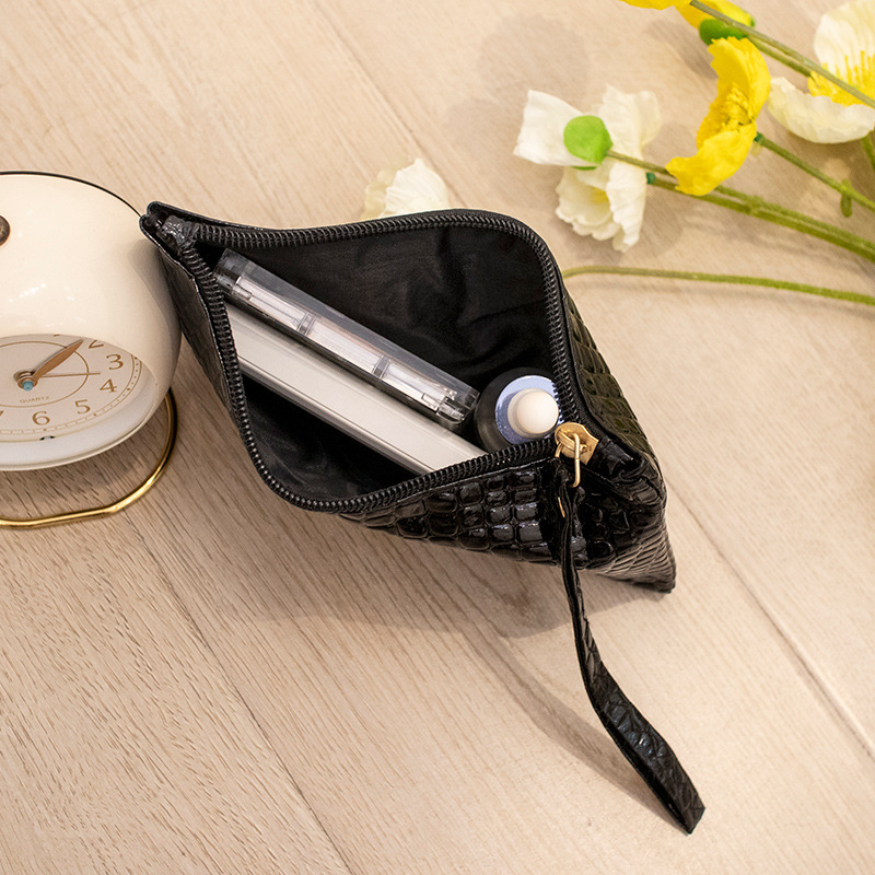 Kosmetyczka z wegańskiej skóry – Luxury Bags That Are Vegan recenzja i cena
